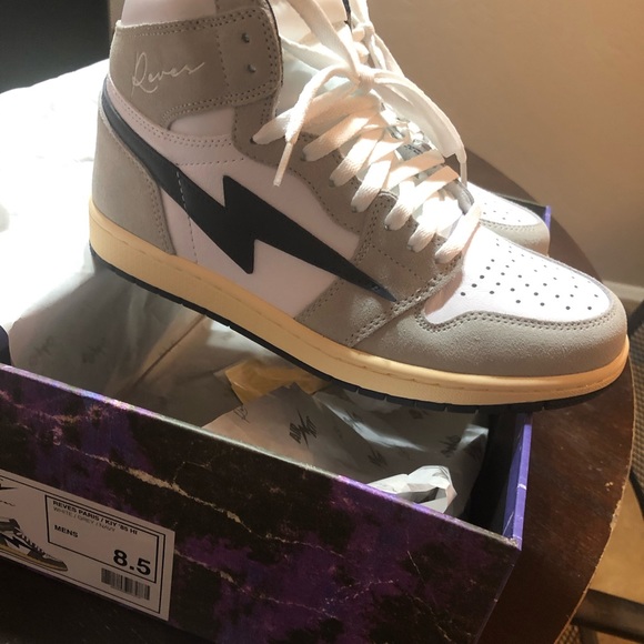 Air Kiy Jordan 1 size 8.5 - Picture 2 of 5